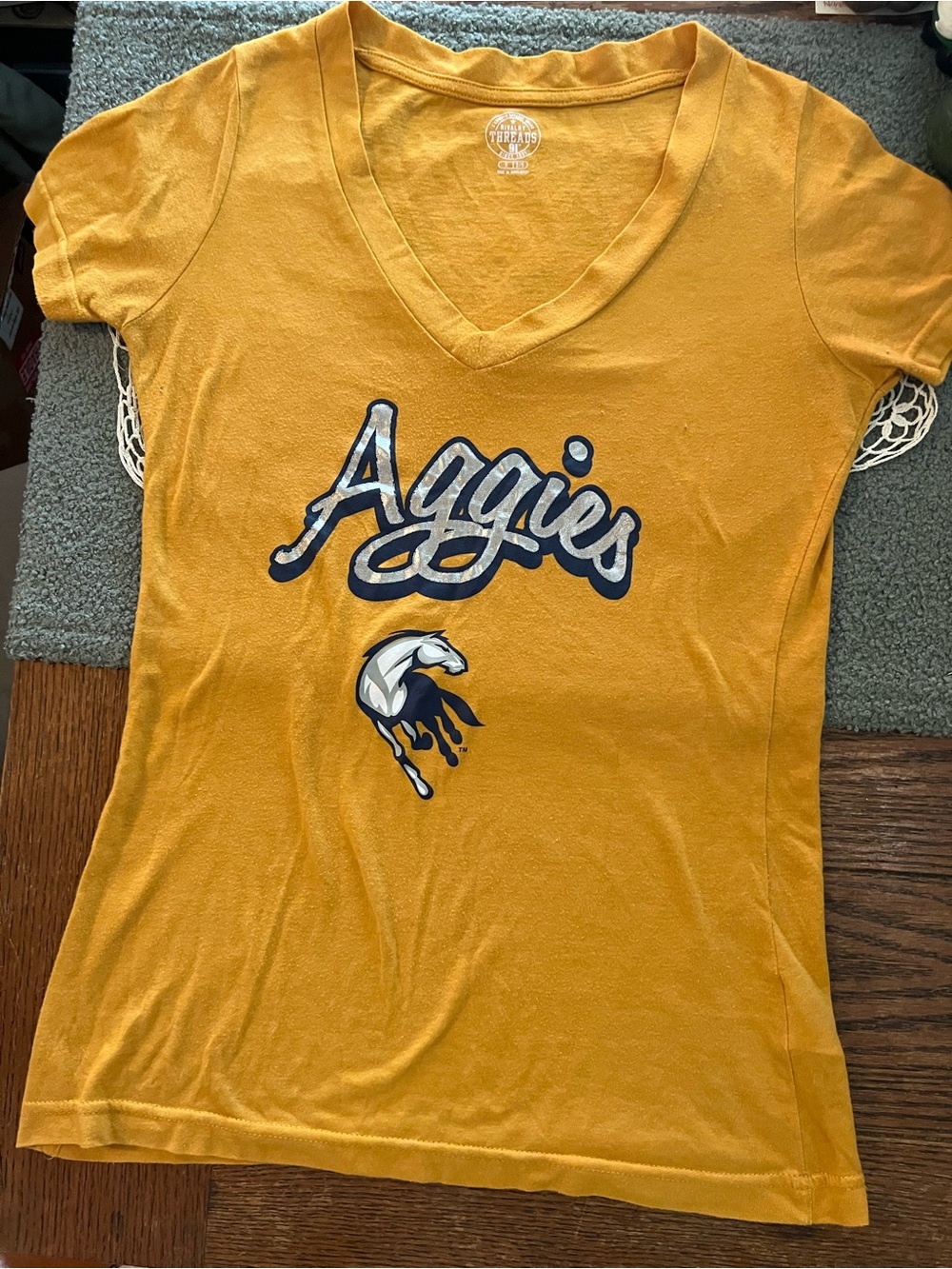 UC Davis Vintage 2011 Aggies Women' sm Girls Lg Team T-Shirt Rarely Worn